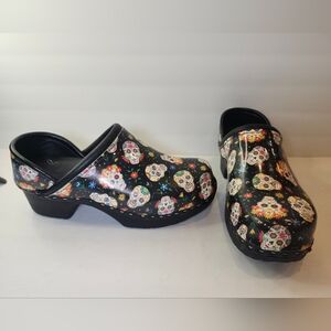 C & C Sweden Black Multicolor Sugar Skulls Healthcare Clogs Shoes S US 8.5 EU 39